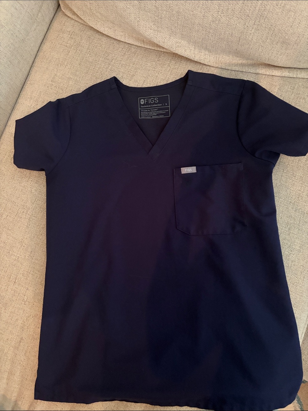 FIGS Catarina Women’s Navy V‑Neck Scrub Top